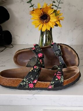 BIRKIS BIRKENSTOCK Black Floral Cork-Style Women’s Sandals